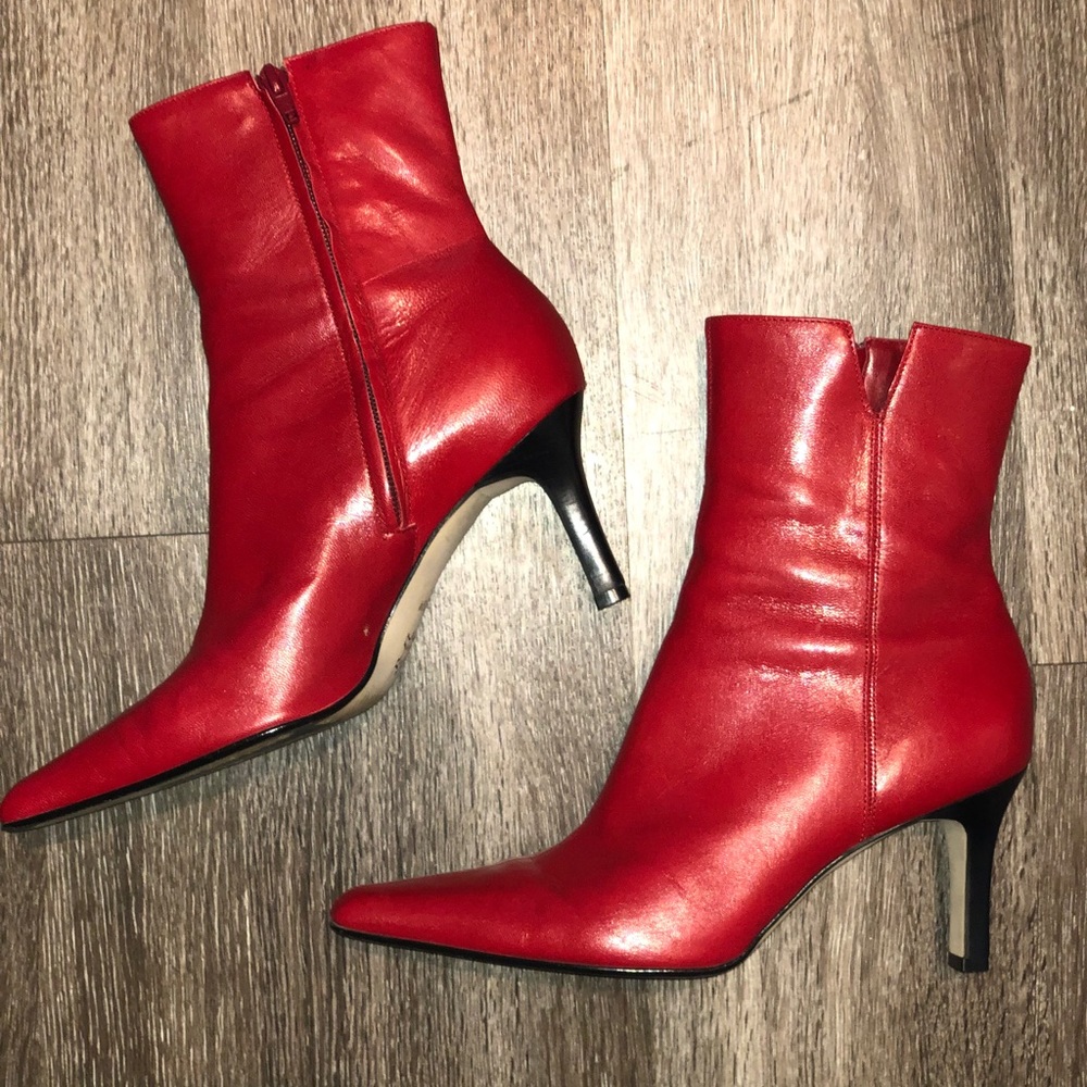 ACCEPTING OFFERS Gianni Bini Square Toe Red Bootie - Picture 5 of 6